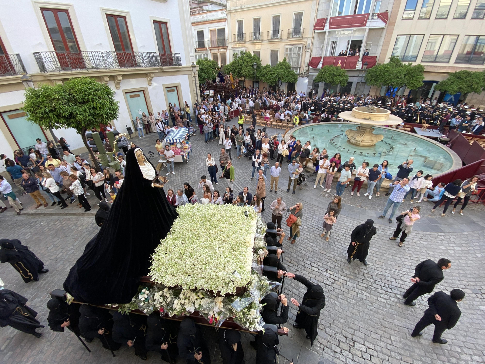 Lunes Santo en Jerez: imágenes de Amor y Sacrificio