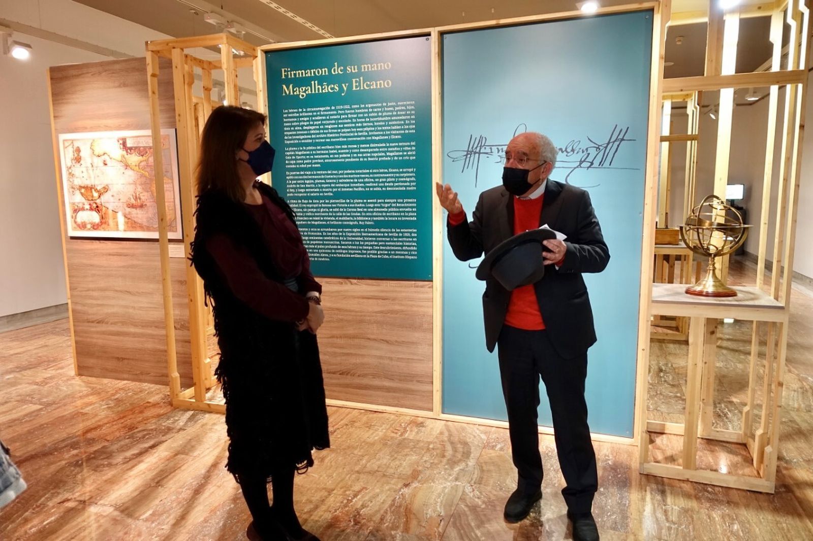 Una imagen de la exposición 'Firmaron de su mano Magalhaes y ElCano' en Málaga.