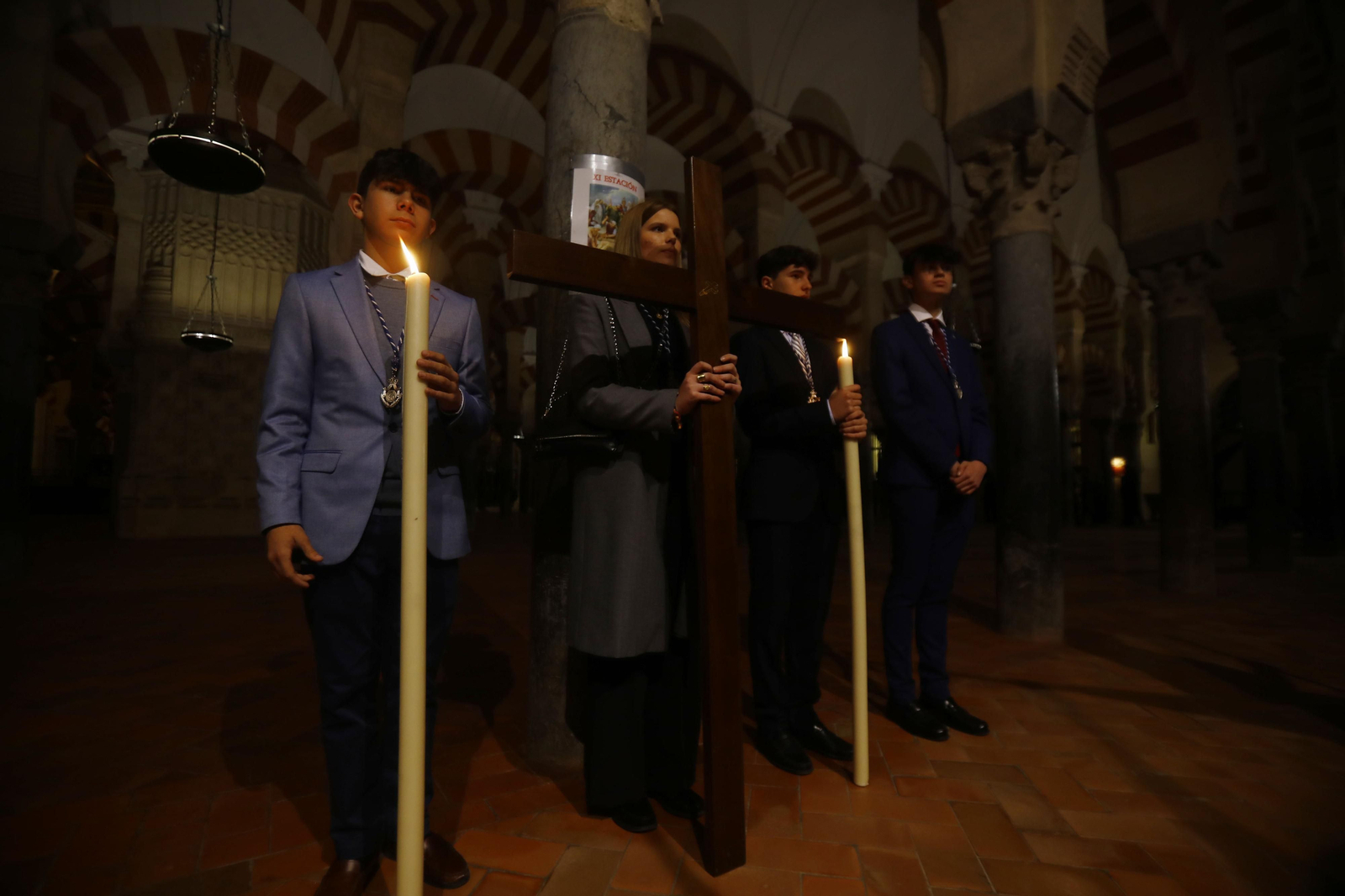 El vía crucis de la Agrupación de Cofradías de Córdoba, en imágenes