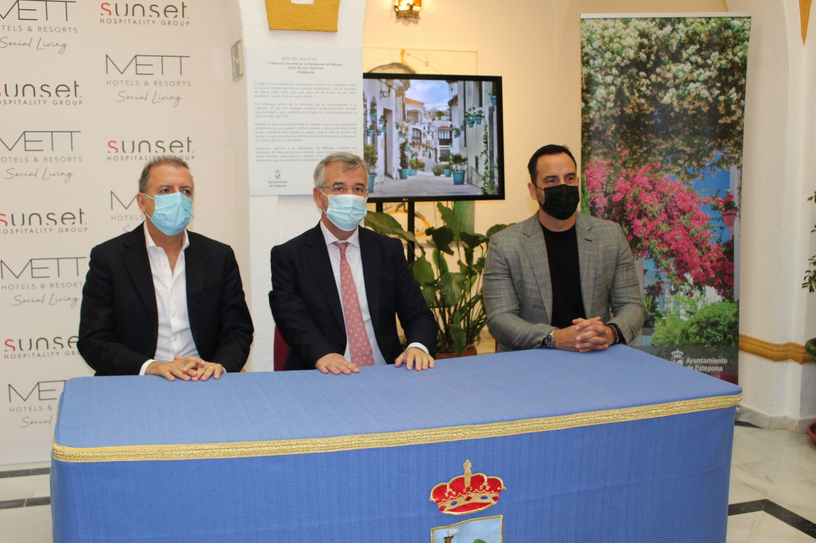 De izquierda a derecha, Jaime Buxó, José María García Urbano y Anntonio González.