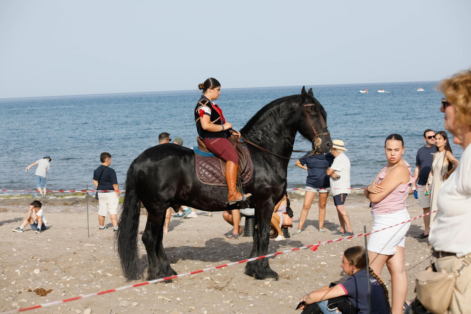 La carrera de cintas y la exhibición de caballos de los Moros y Cristianos de Mojácar, en imágenes