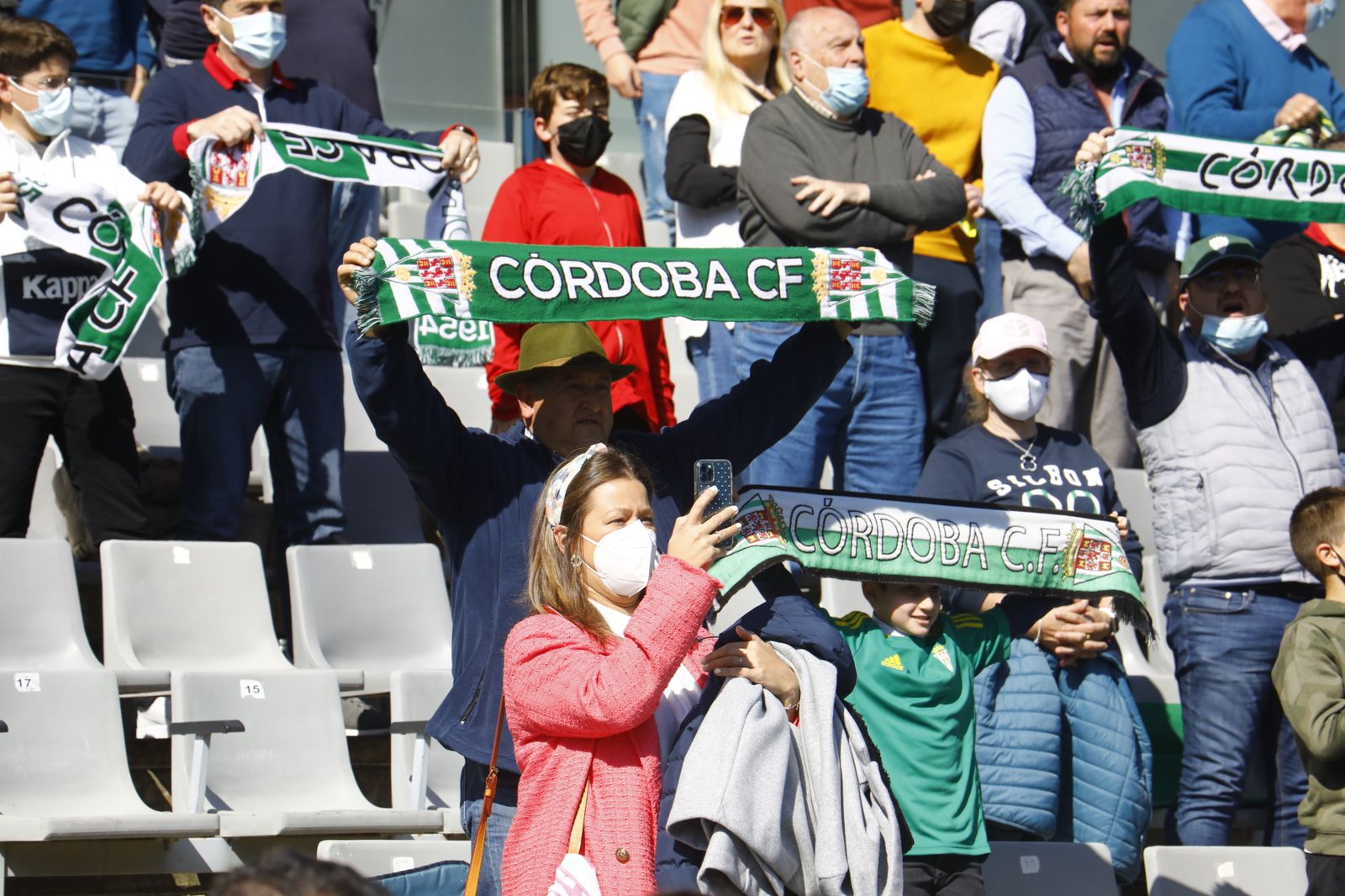 La victoria del Córdoba CF ante el Mensajero, en imágenes