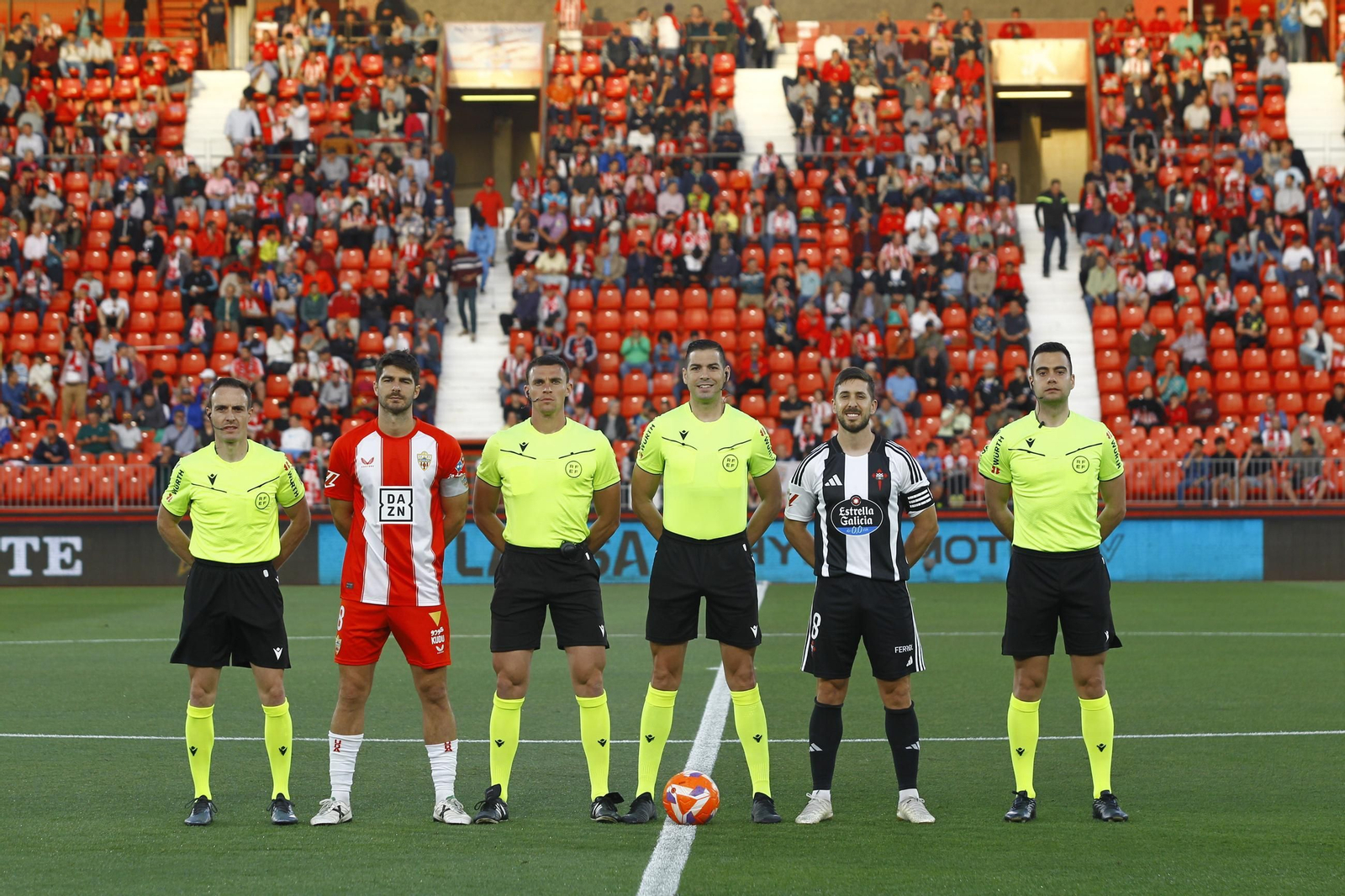 U.D. Almería-Racing Club Ferrol, en imágenes