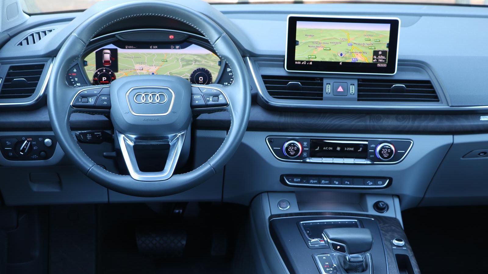 La pantalla virtual cockpit con 12 pulgadas y la segunda pantalla de la consola son muy llamativas.