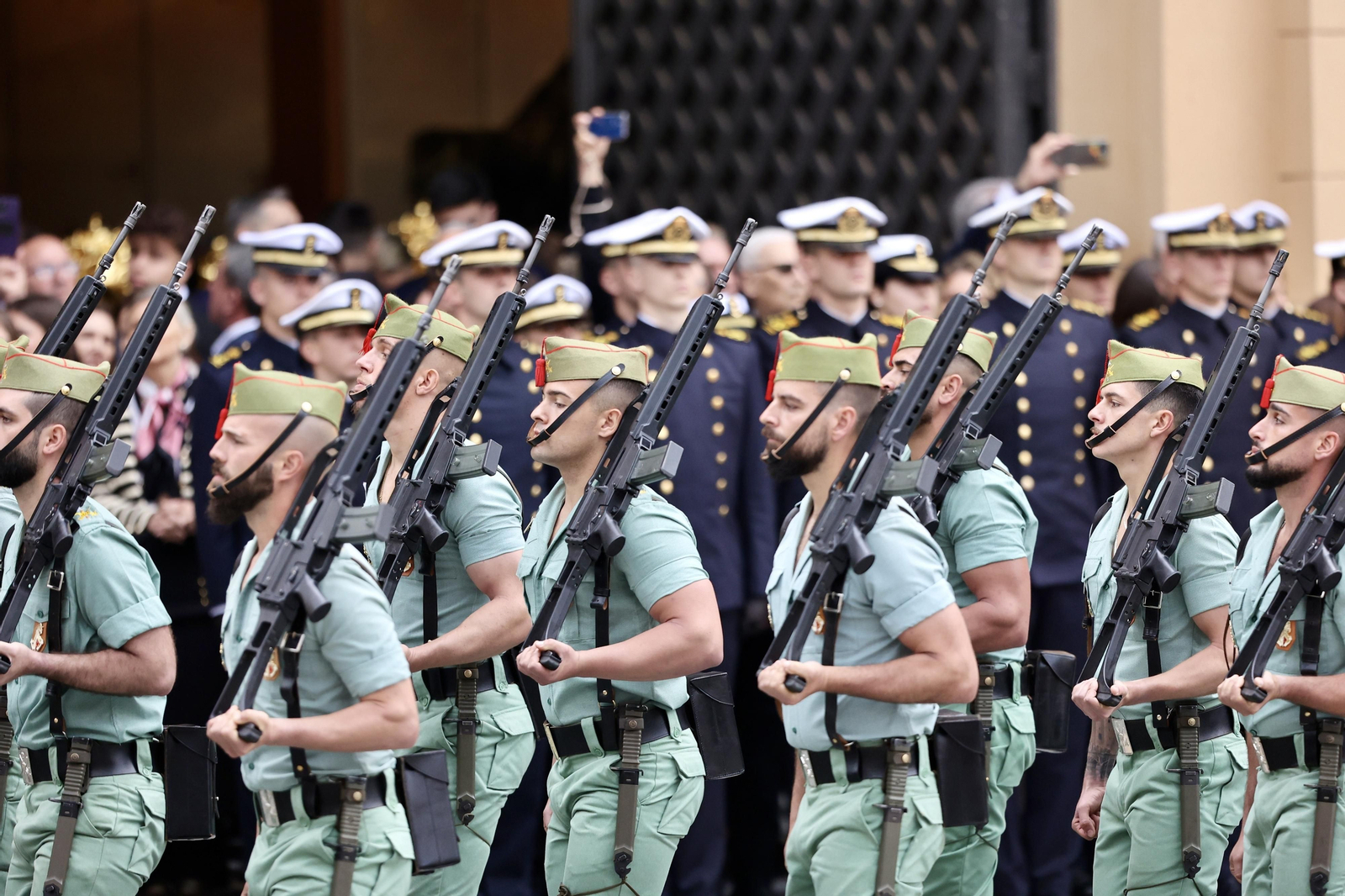Las fotos de la Legión en el traslado del Cristo de Mena en Málaga este Jueves Santo Las fotos de la Legión en el traslado del Cristo de Mena en Málaga este Jueves Santo