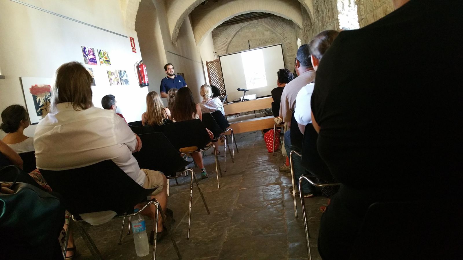 Tarek Ananou durante su charla en Fotodoc Tarifa, ayer.