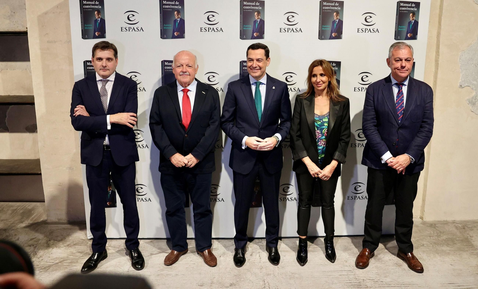 Las fotos de la presentación de libro de Juanma Moreno