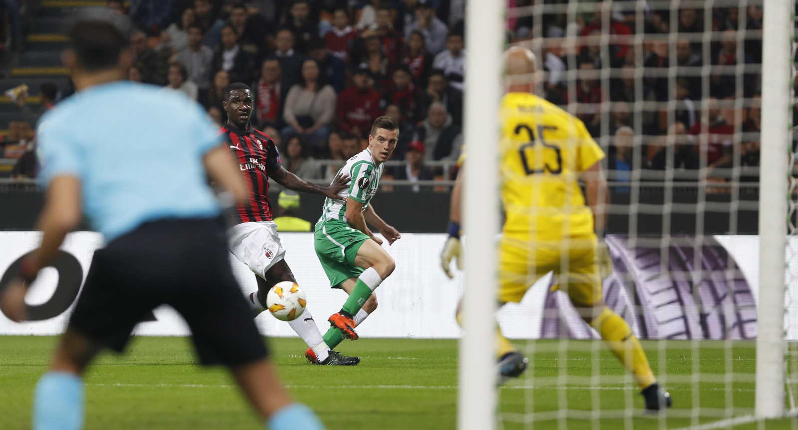 El Milan-Betis, en imágenes