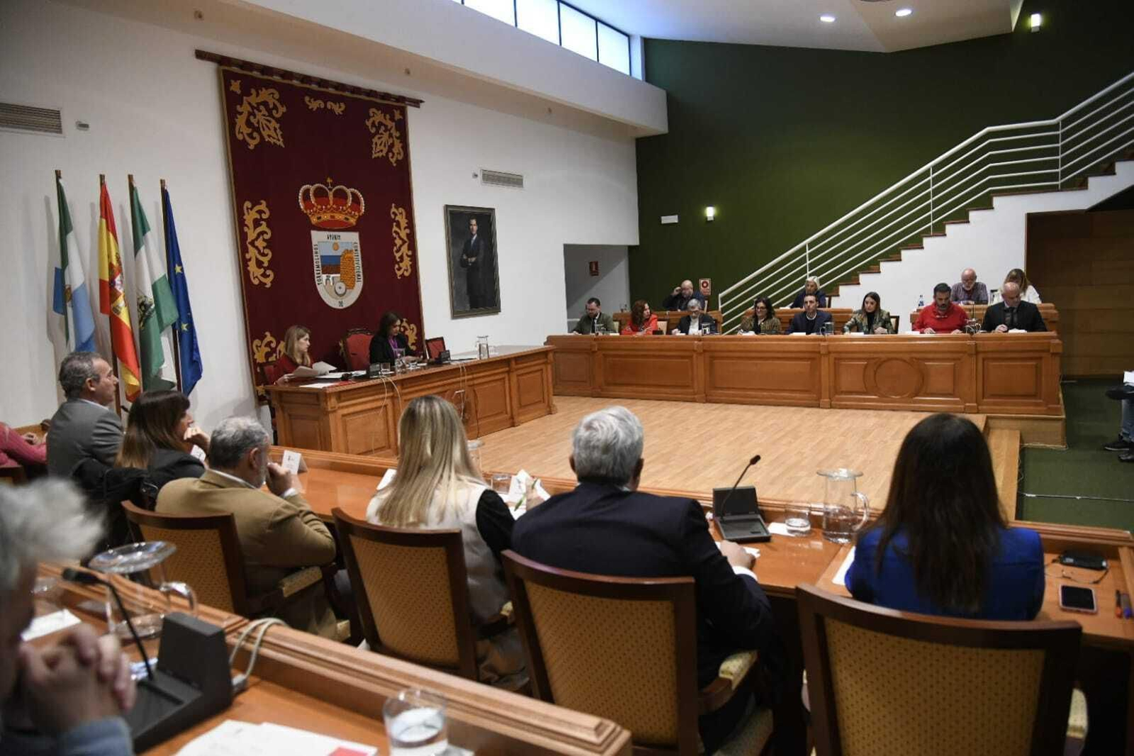 La alcaldesa de Torremolinos, Margarita del Cd, ha presidido el Pleno de la Corporación. La alcaldesa de Torremolinos, Margarita del Cd, ha presidido el Pleno de la Corporación.