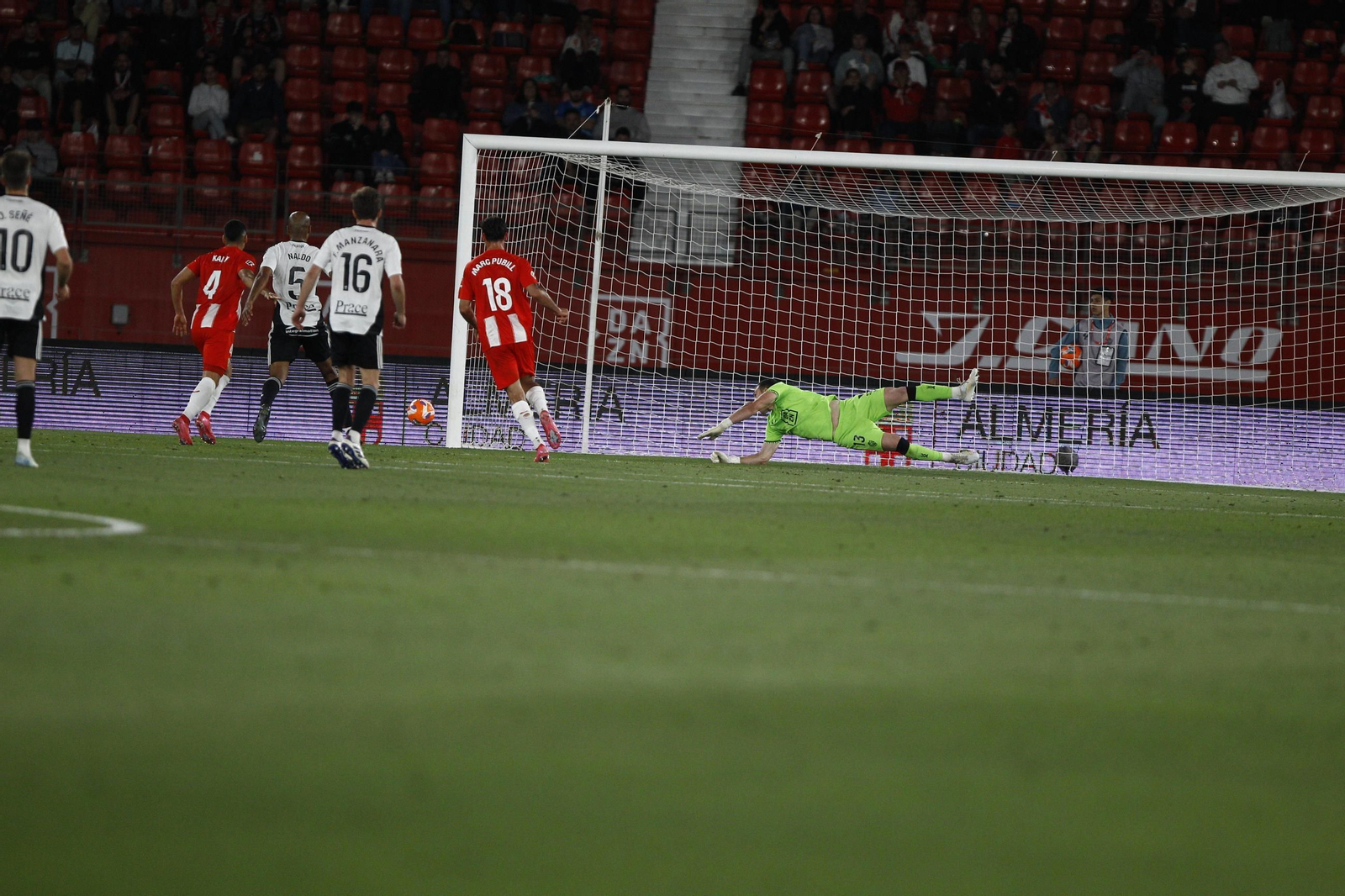 U.D. Almería-Racing Club Ferrol, en imágenes