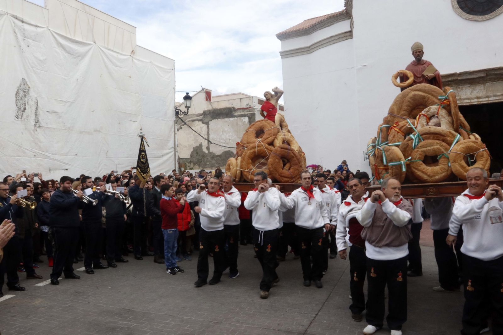 Salida de San Ildefonso y San Sebastián de la Iglesia vieja