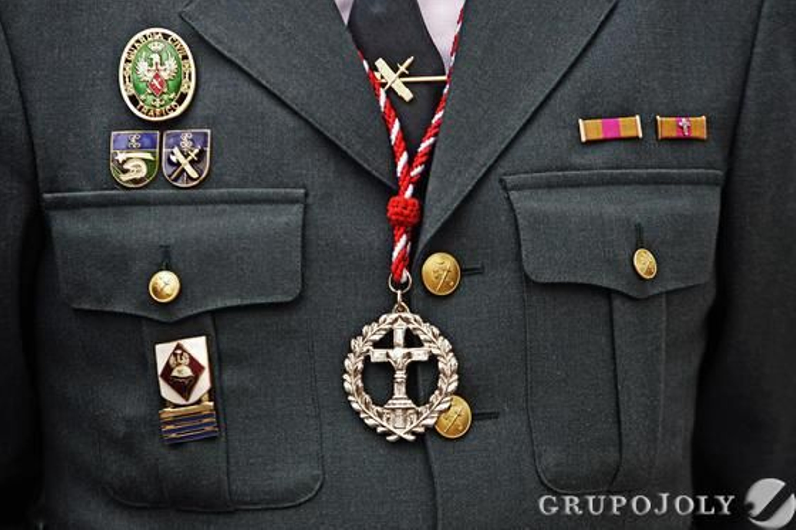 La Oración en el Huerto sale pero se ve obligada a volver a su templo a causa de la lluvia.

Foto: Julio Gonzalez