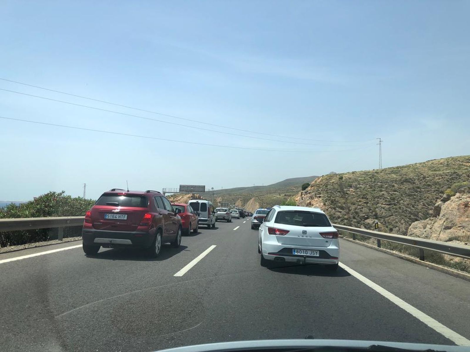Retenciones en la A-7 a la salida de Almería hacia Aguadulce.