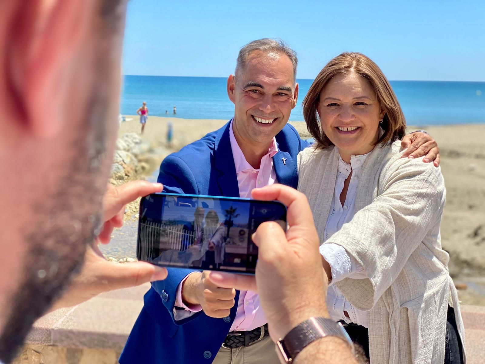 Los candidatos del PP de Torremolinos y  Benalmádena, Margarita del Cid y Juan Antonio Lara.