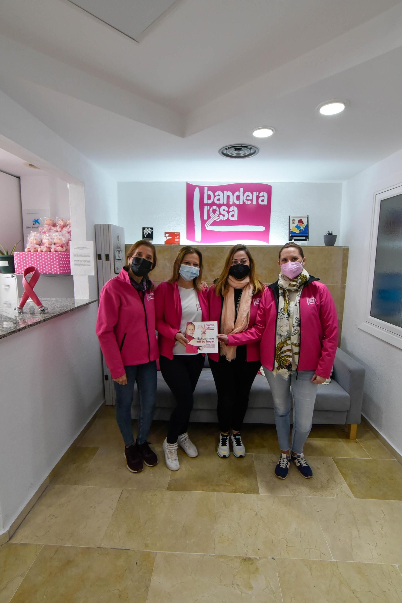 Las fotos de una mañana en la sede de Bandera Rosa