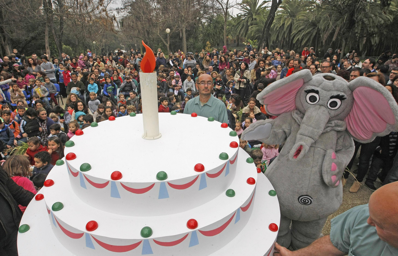 Fotografía tomada en febrero de 2013, cuando se celebró los 60 años del Zoobotánico con una tarta gigante.