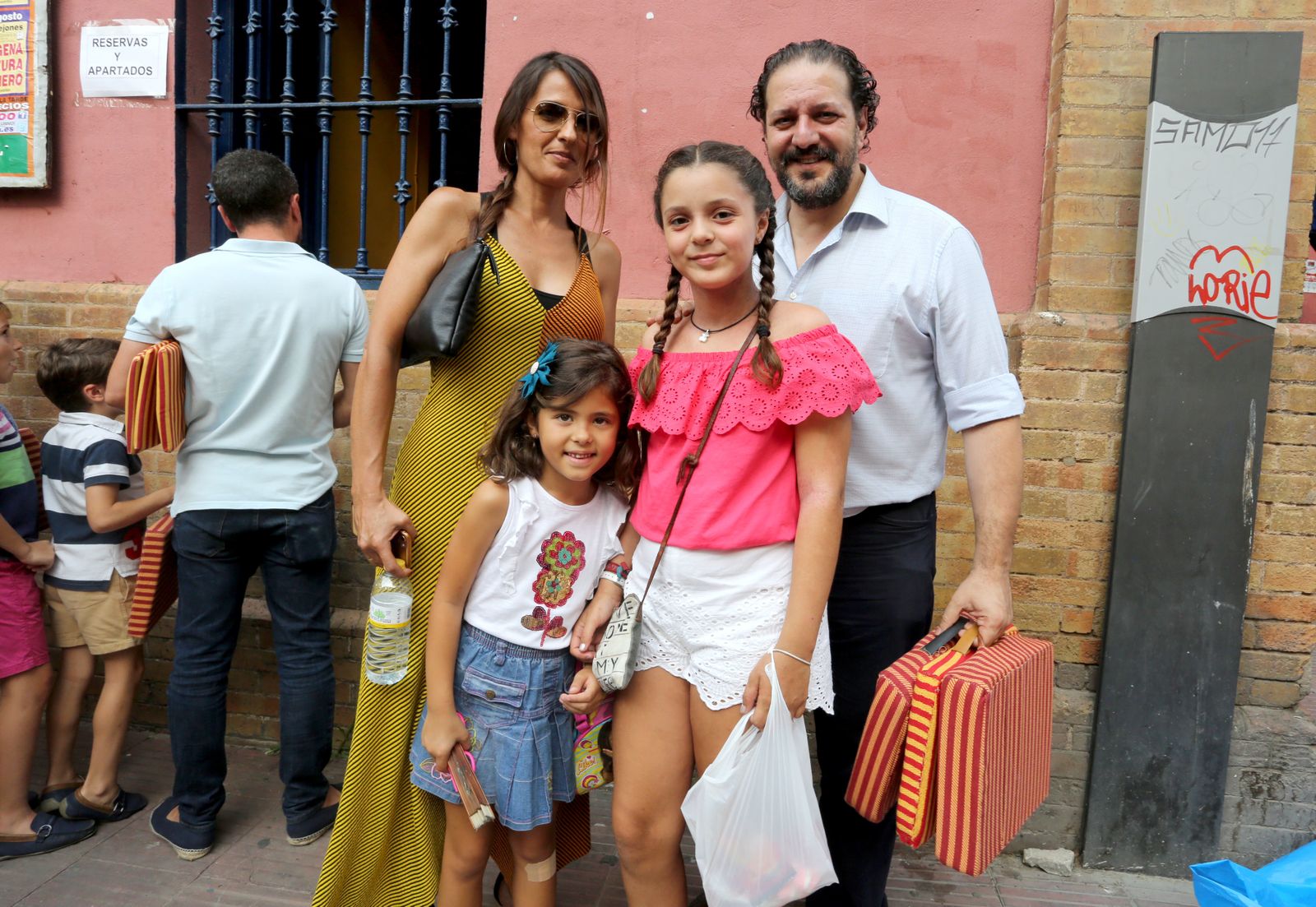 Ambiente en la Plaza de Toros de la Merced
