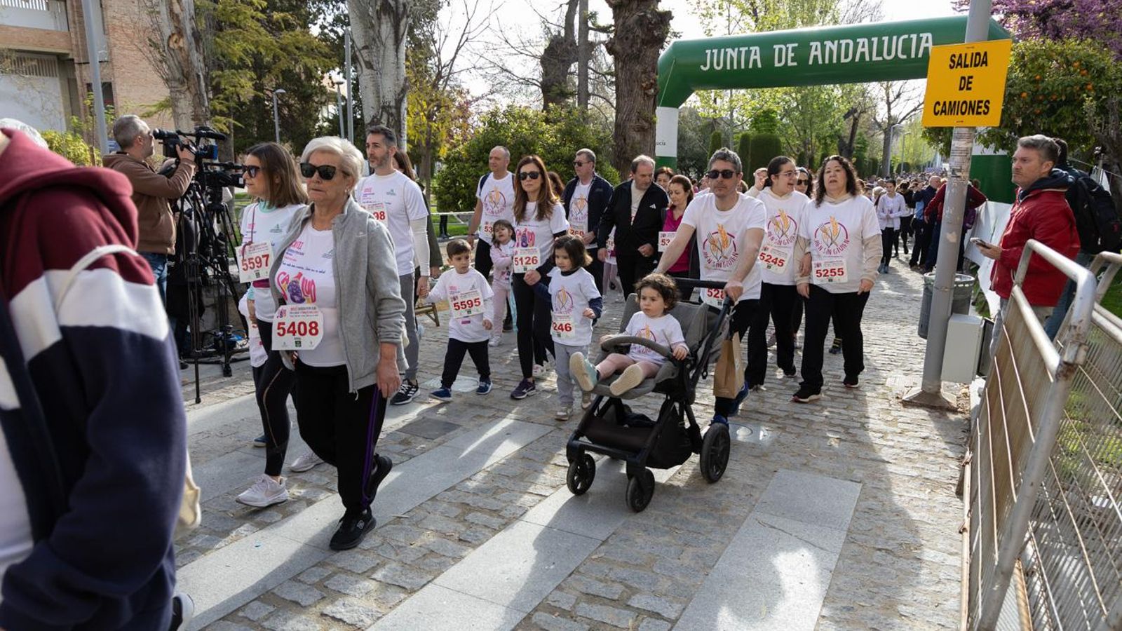 Más de 2.100 participantes corren para promover la salud en Jaén, en imágenes (1)