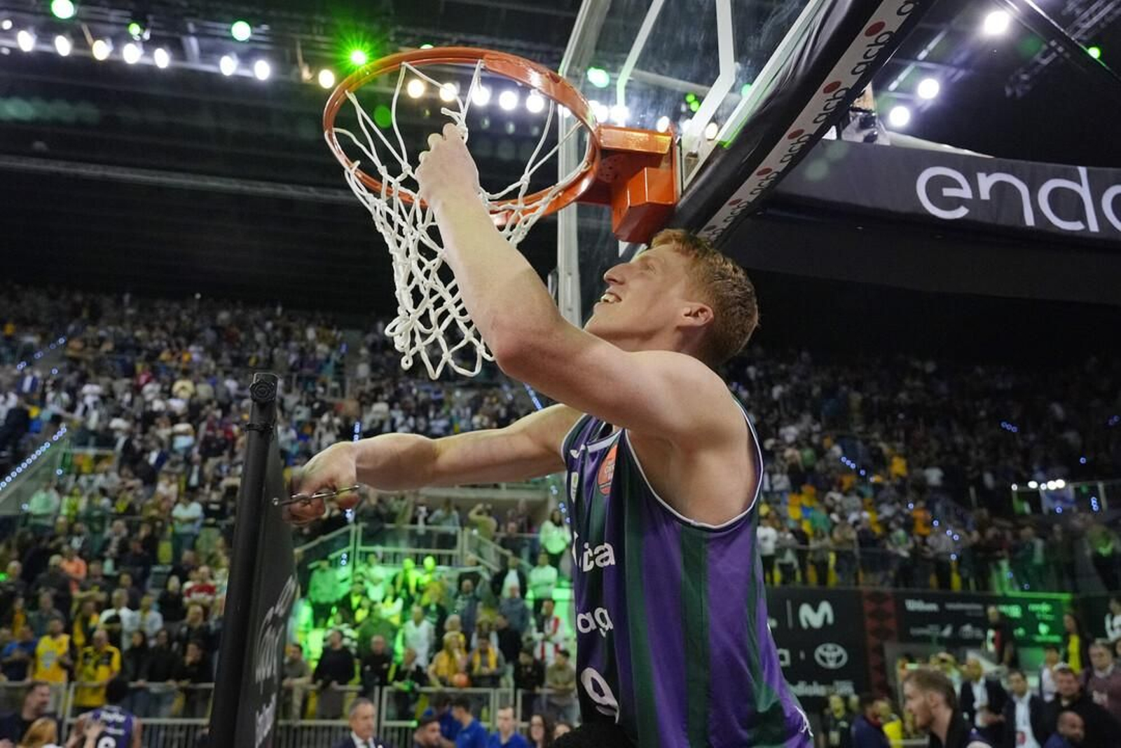 El Unicaja, campeón de Copa: Todas las imágenes del partido, la fiesta y la llegada a Málaga