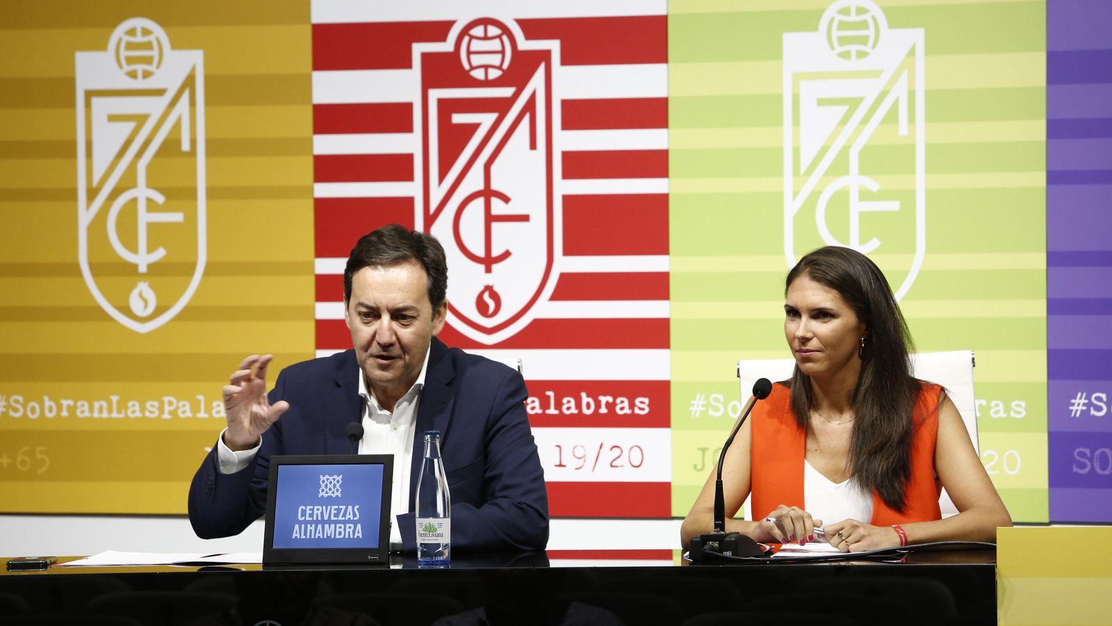 Antonio Fernández Monterrubio y Paula de la Peña durante la presentación de la campaña.