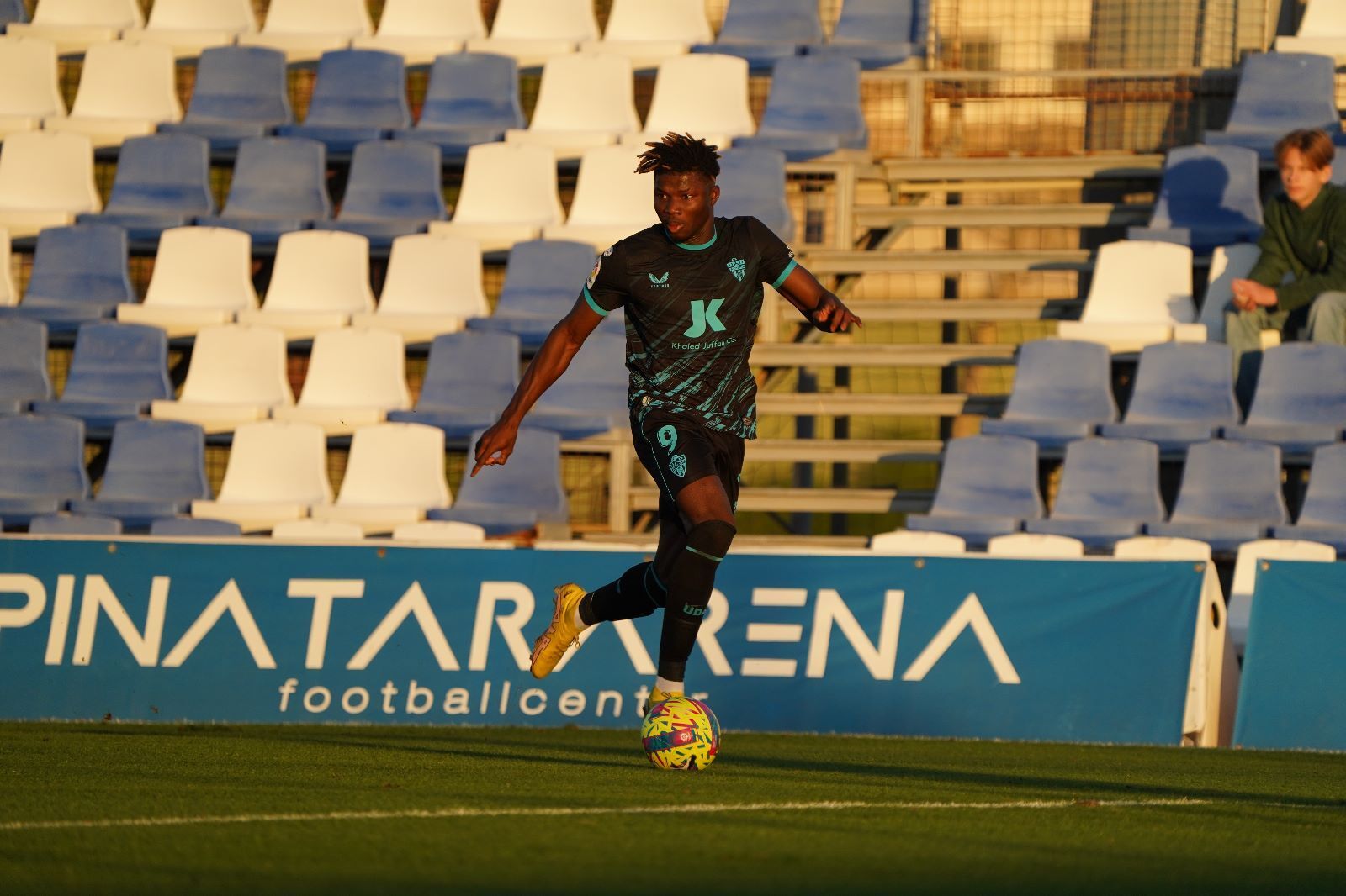 Las fotos del primer encuentro de la historia del Almería ante un rival italiano