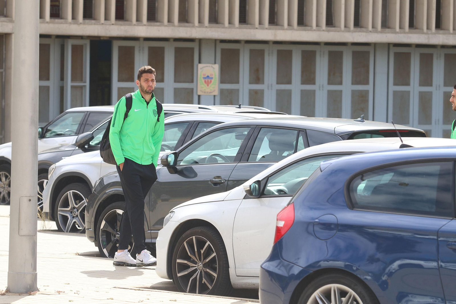 Fotogalería de la salida del Almería y el Almería Genuine hacia sus respectivos partidos.