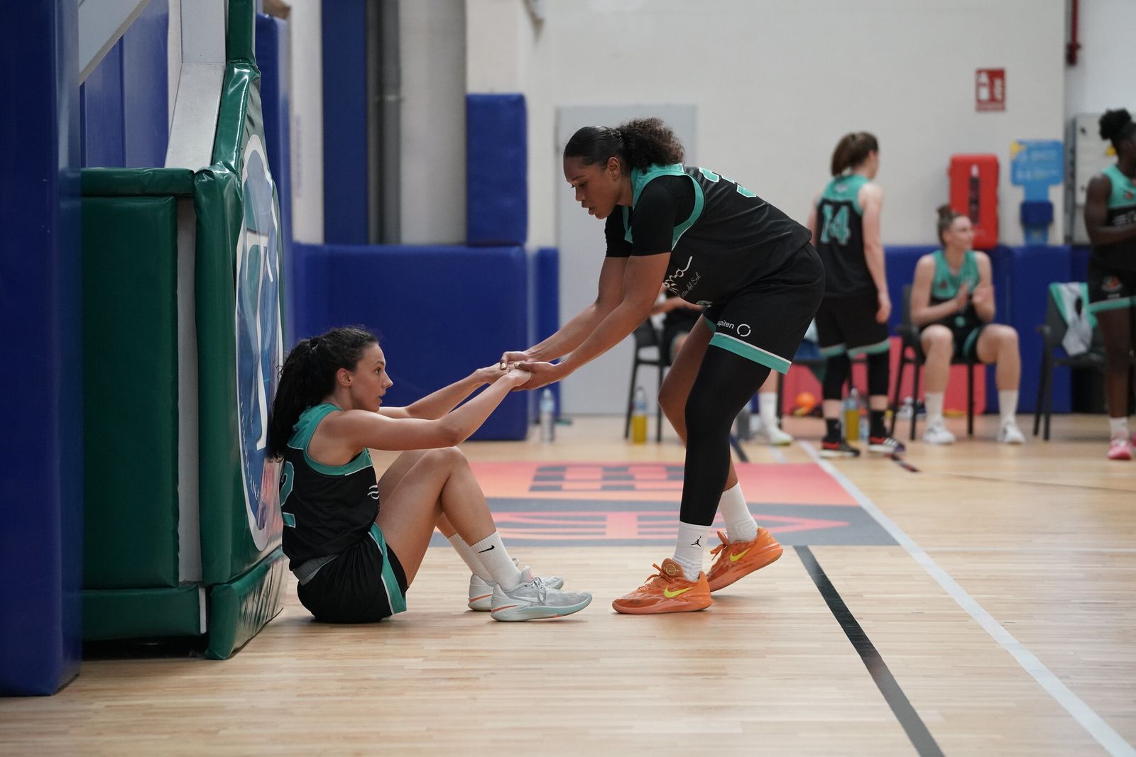 Ambientazo en Estepona para la Final Four de ascenso a Liga Femenina