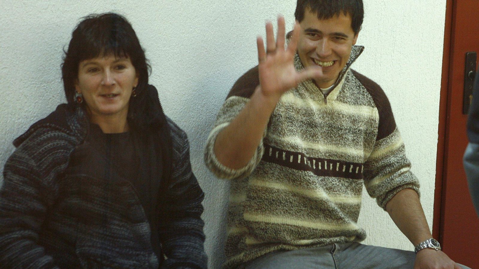 Iker Olabarrieta, a la derecha, otro de los criminales de ETA preso en Sevilla.