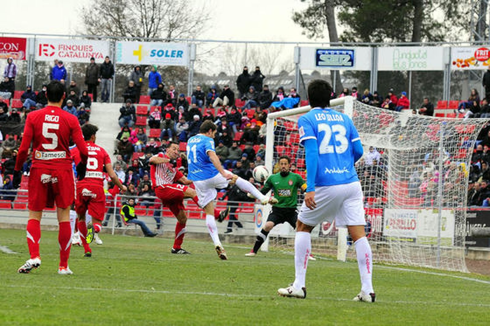 El Almería gana a domicilio al Girona y empata a puntos con el tercero. / LOF