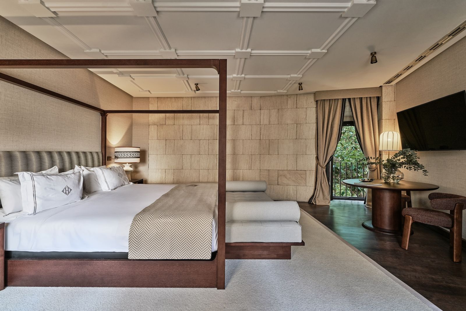 Una de las nuevas habitaciones luciendo su nuevo aspecto