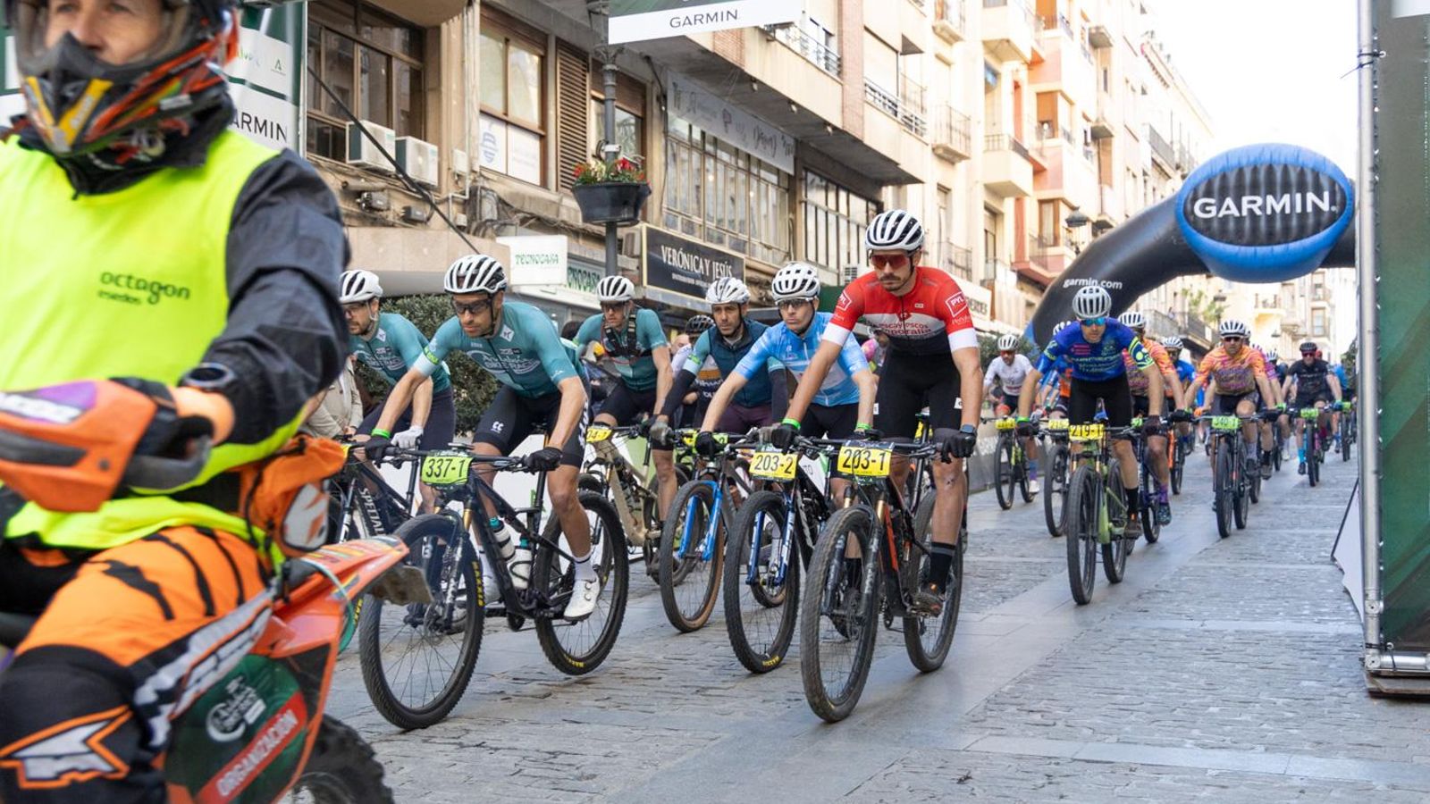 En imágenes: la Andalucía Bike Race llega a Jaén en su tercera etapa