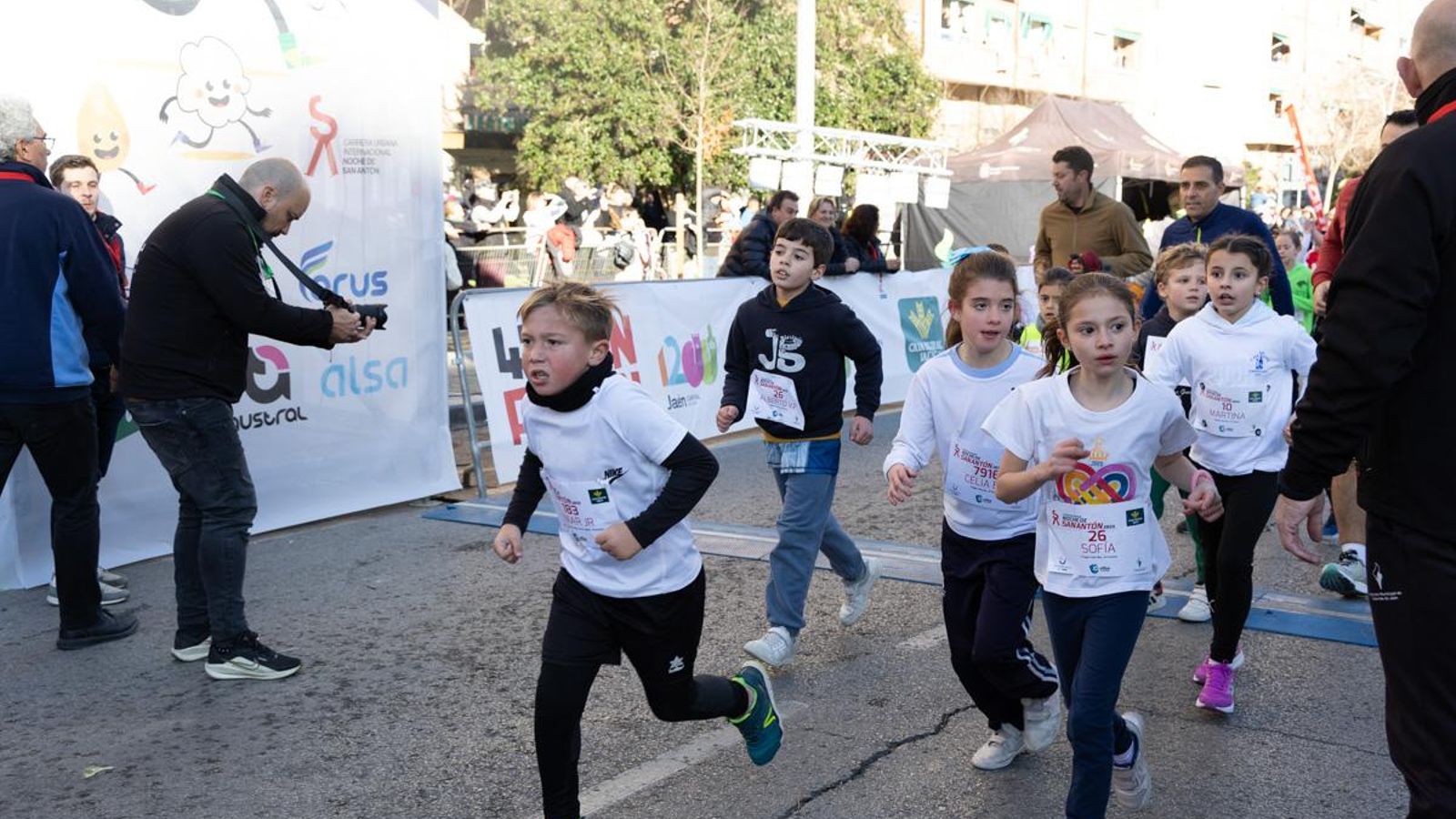 En imágenes: Los niños y niñas de los colegios de Jaén, protagonistas de la San Antón Escolar