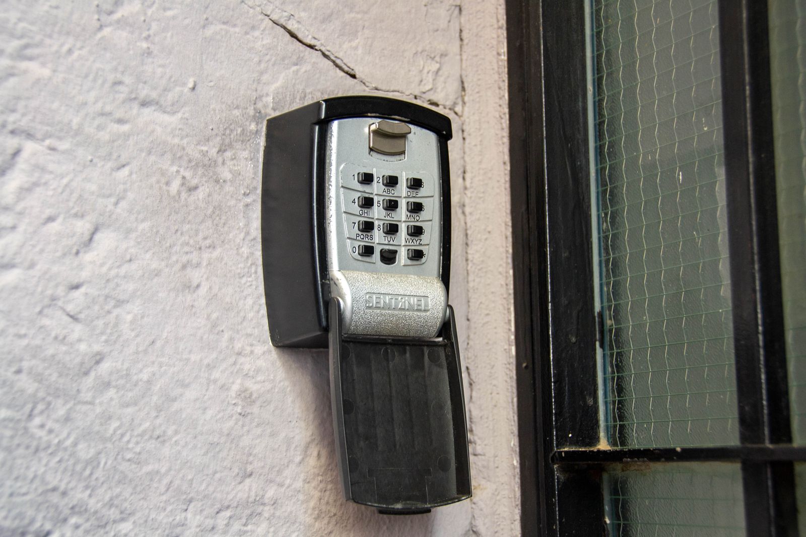 Un mecanismo de acceso a una vivienda turística.