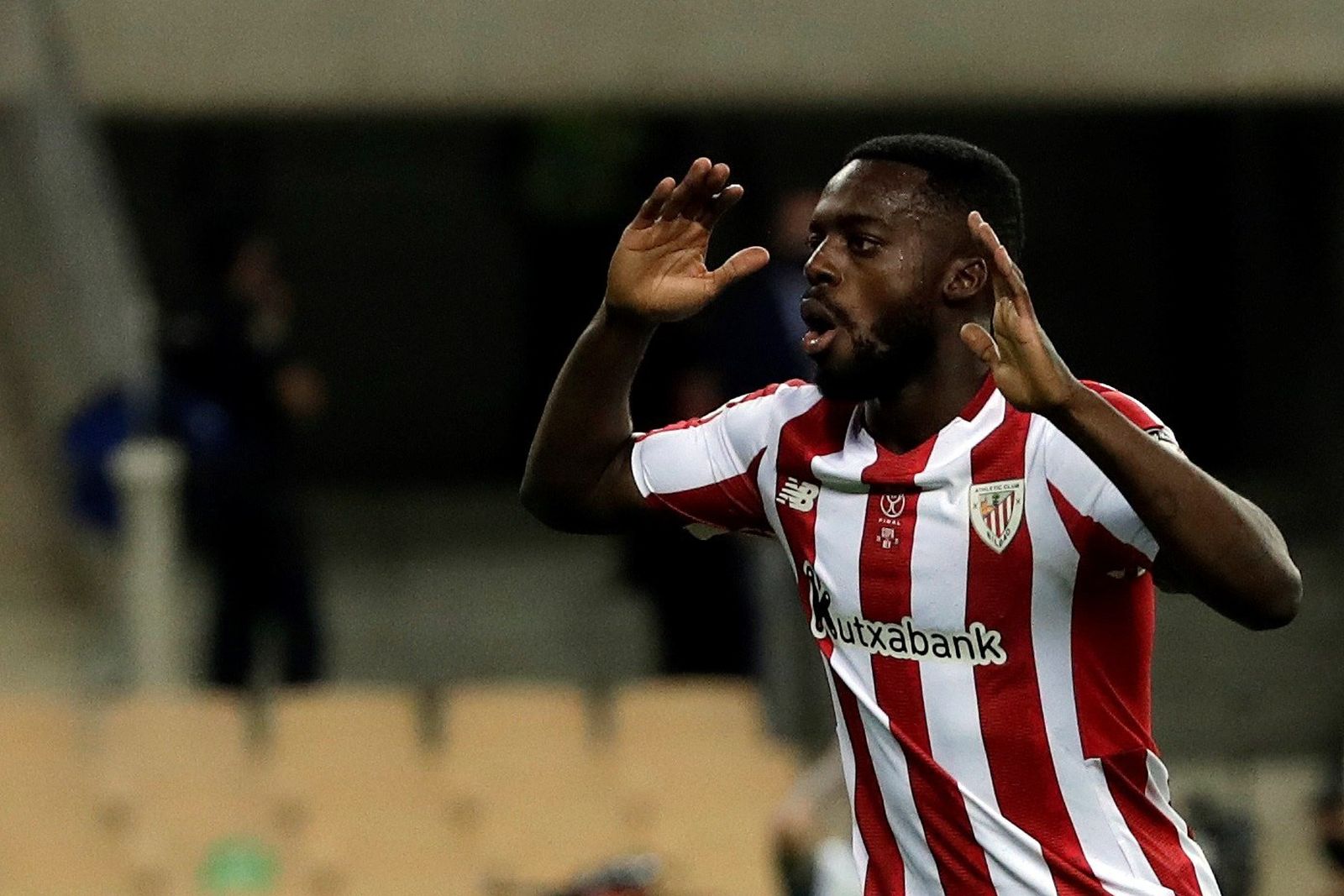 Iñaki Williams lamenta una ocasión en la final de Copa ante el Barcelona en el Estadio de la Cartuja.