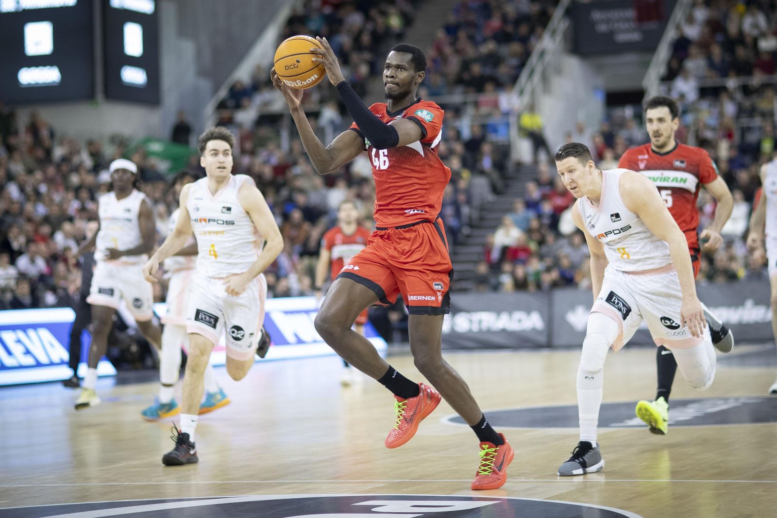 Las mejores imágenes del Covirán Granada-Hiopos Lleida