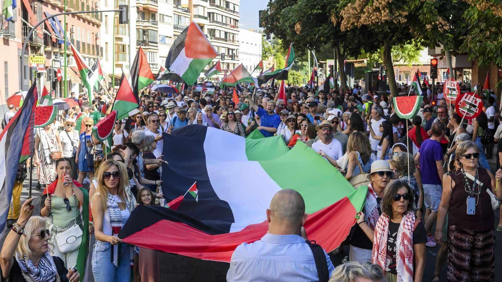 Banderas palestinas en la manifestación celebrada en Sevilla.