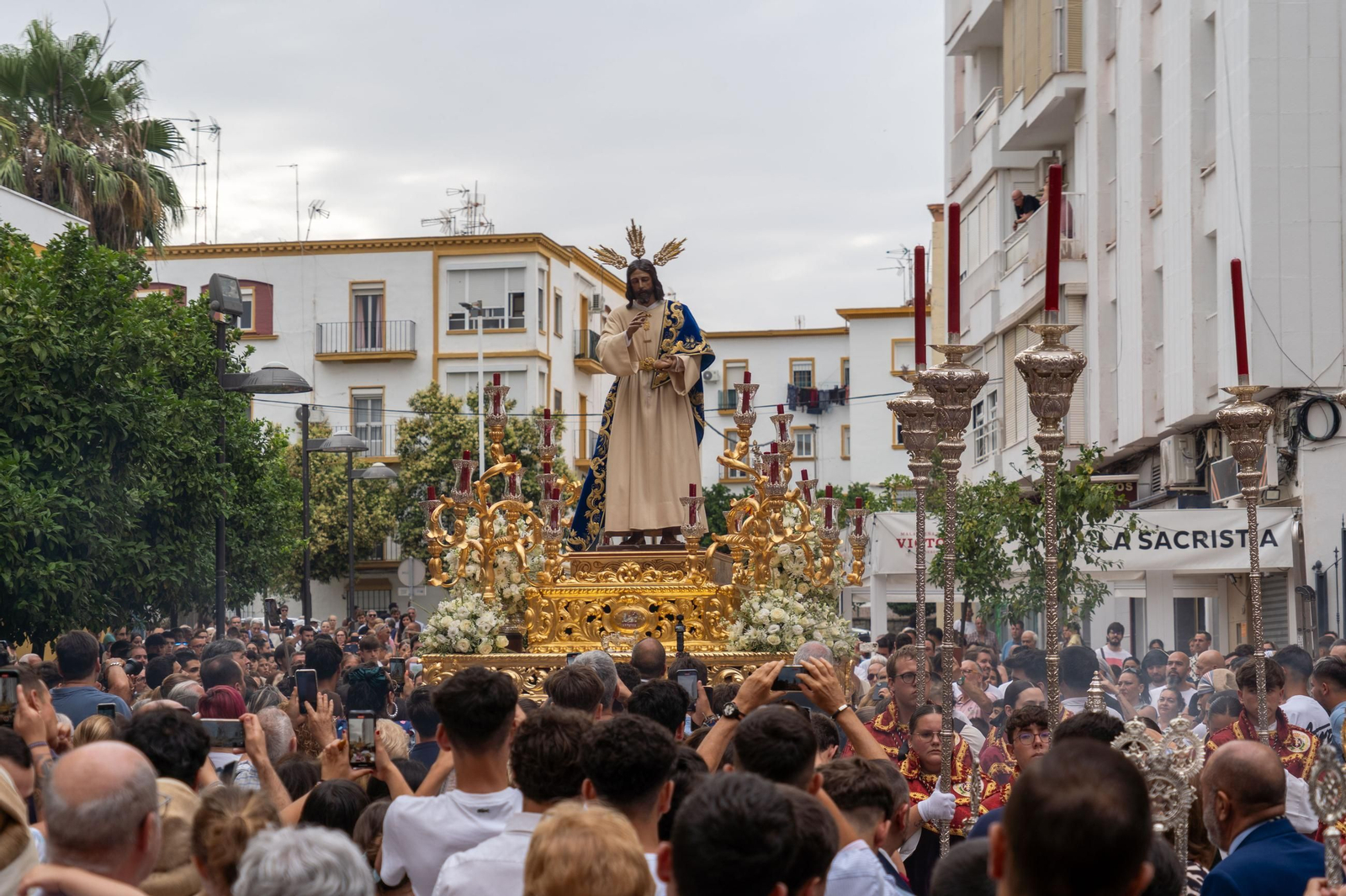 Imágenes del traslado del Cristo del Amor a la Concepción
