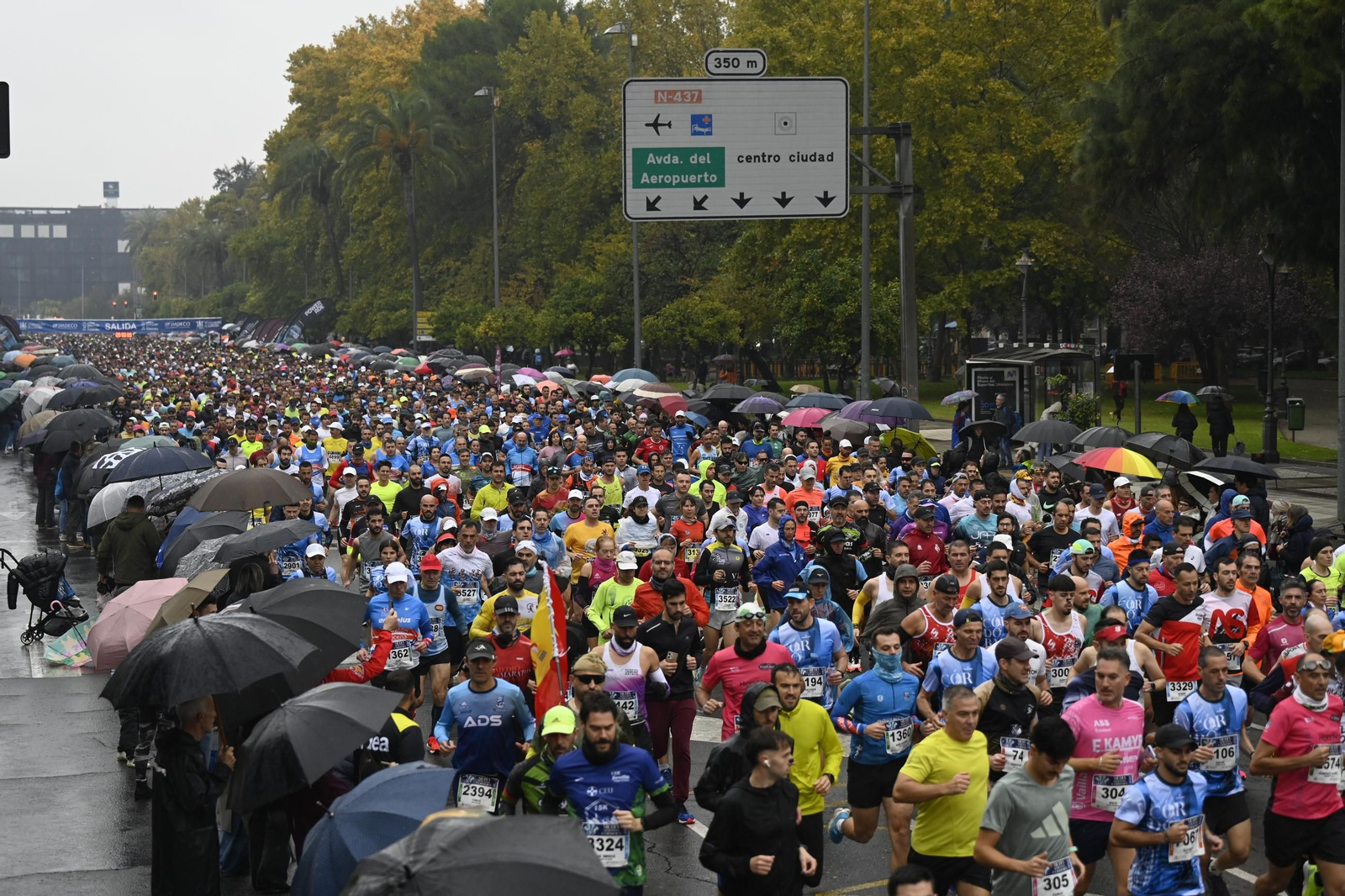 Las mejores fotos de la espectacular salida de la Media Maratón de Córdoba 2025