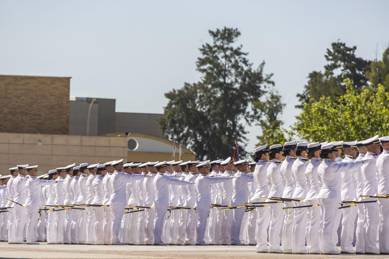 Las imágenes de la entrega de despachos a los nuevos suboficiales de la Armada Las imágenes de la entrega de despachos a los nuevos suboficiales de la Armada