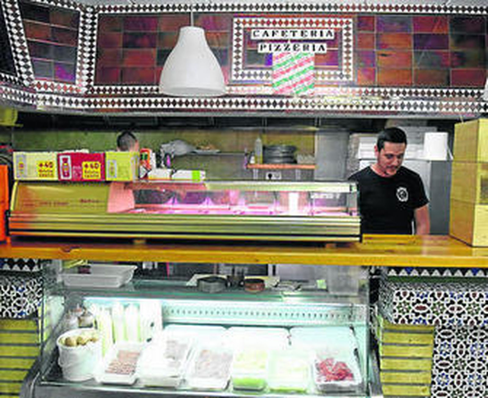 Segundo establecimiento. El empresario sevillano Borja Rosa está al frente de La Prensa Santa Aurelia, el segundo local que abre al público tras la inauguración hace un año del que tiene en Los Remedios.