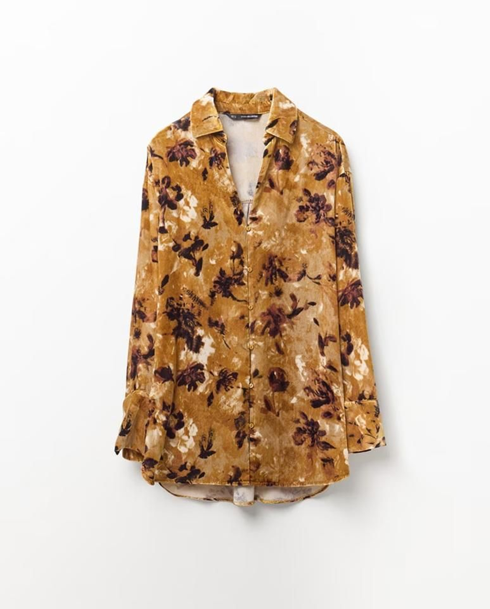 Blusa de terciopelo de Sfera.