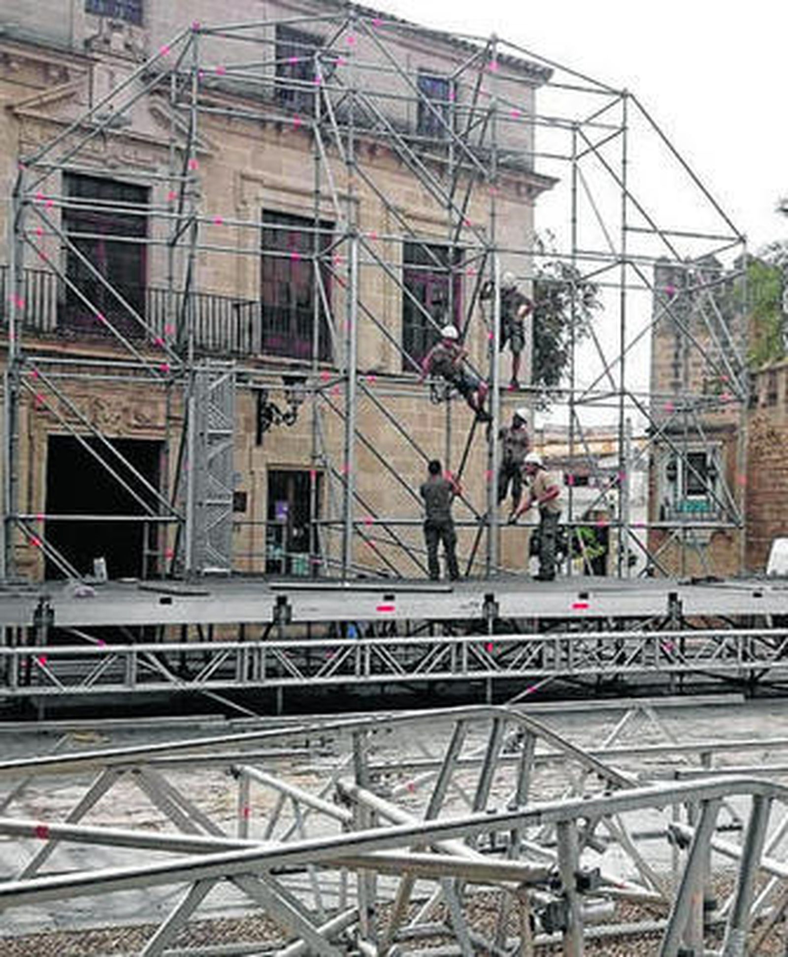 Montaje de uno de los escenarios del Monkey Week.