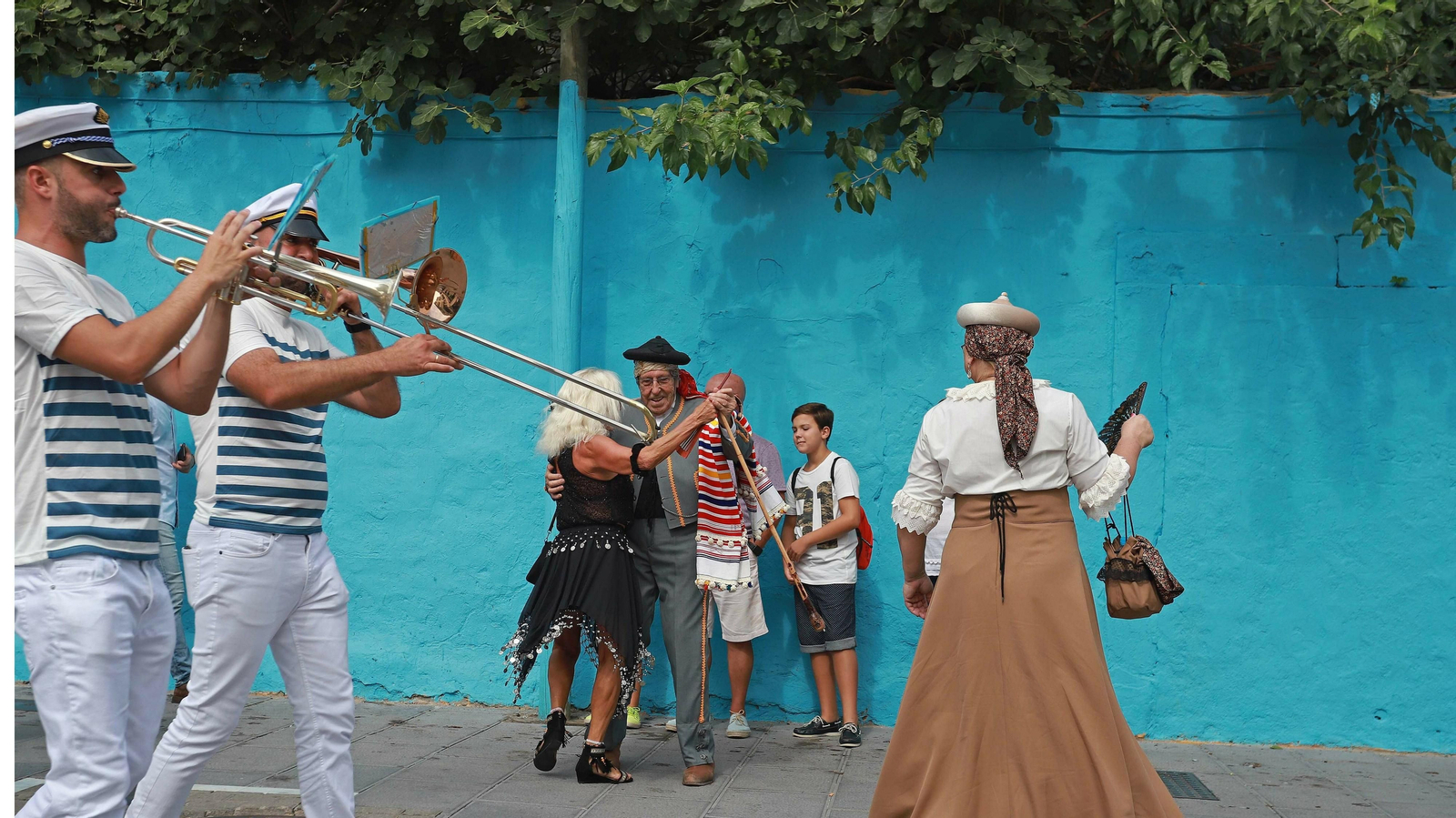 Las mejores fotos del paseo por el mercado de Entremares 2019
