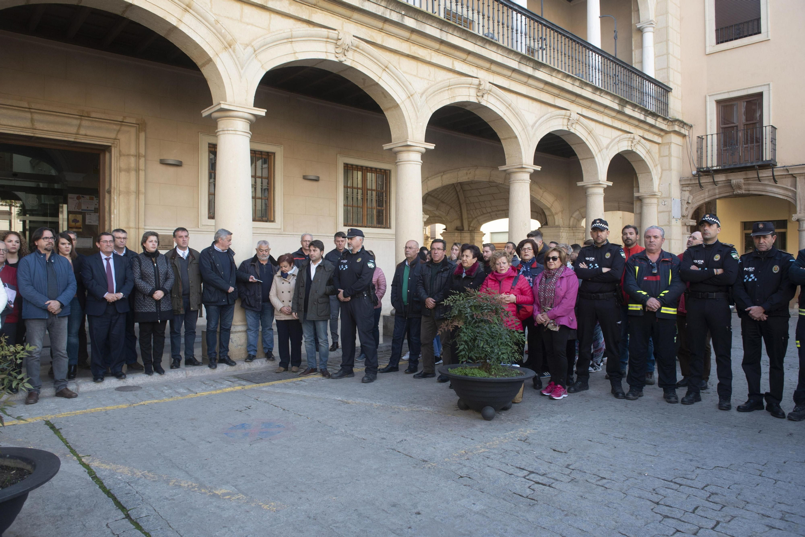 Minuto de silencio por los tres fallecidos en Guadix
