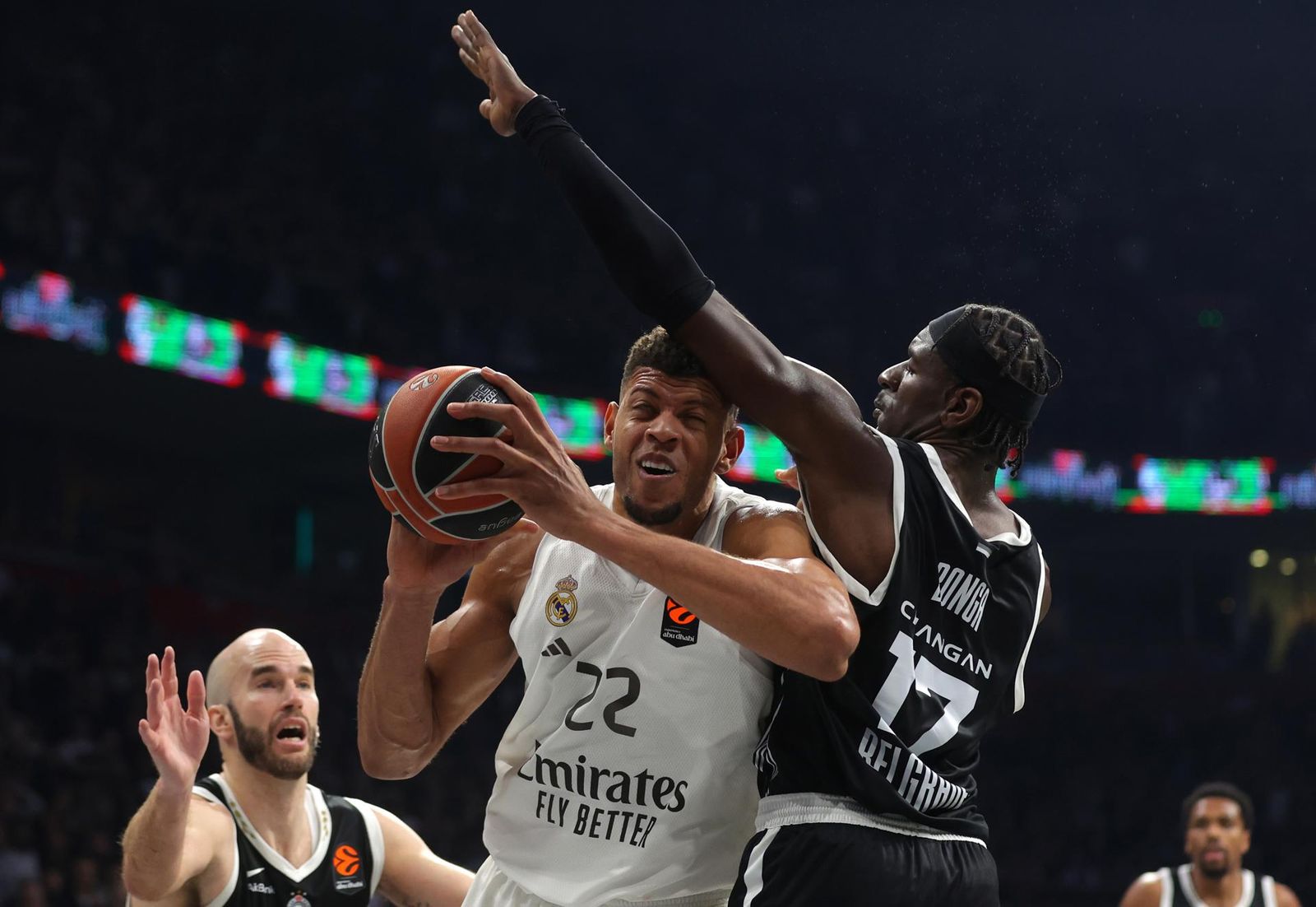 El Madrid gana con sufrimiento en Belgrado antes de ir a Málaga