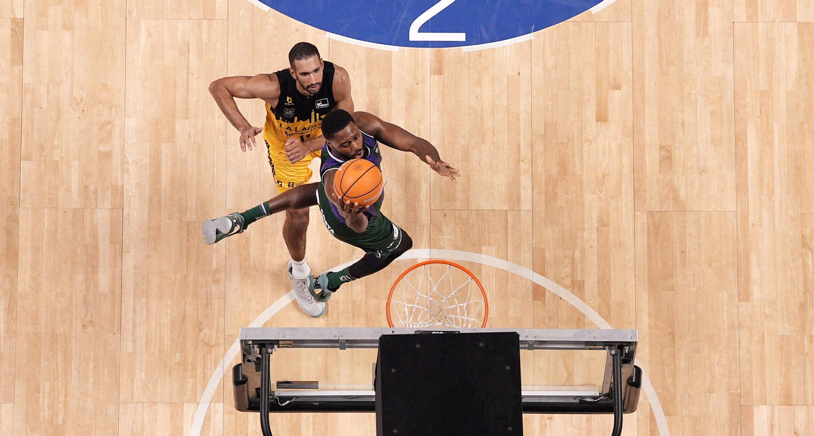 Melvin Ejim, sus cuatro años y seis títulos en Málaga