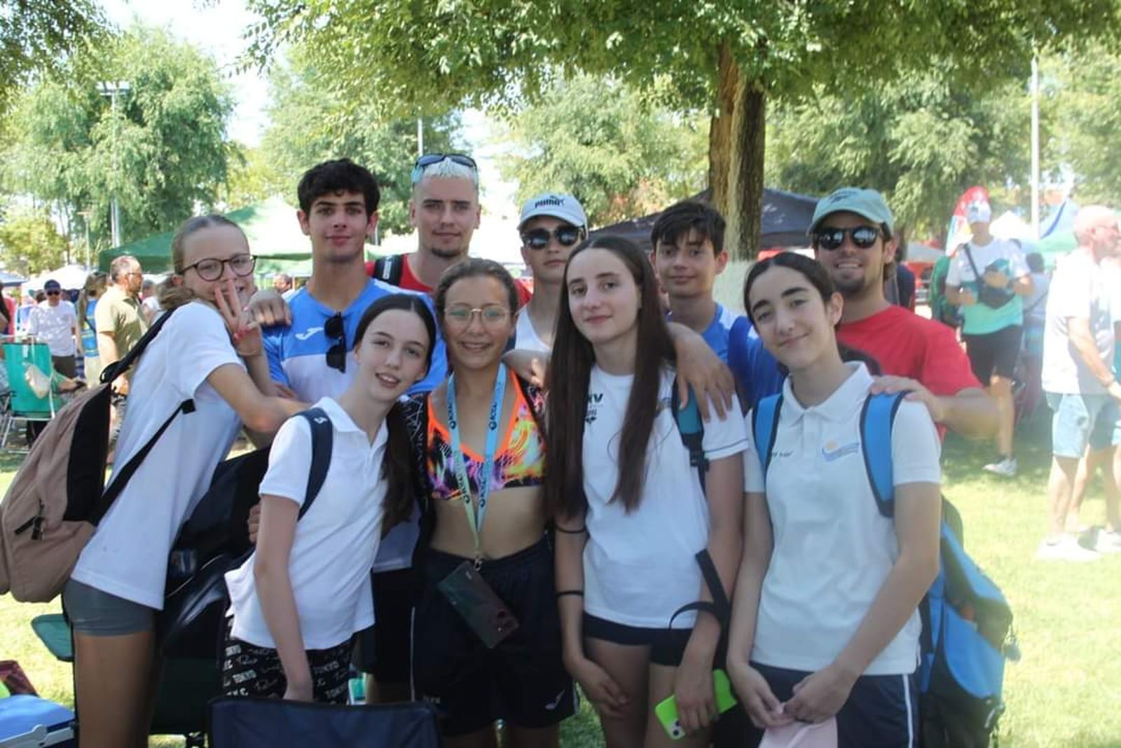 Virginia Ruz, segunda por la derecha, junto al resto de compañeros que participaron en el Andaluz.