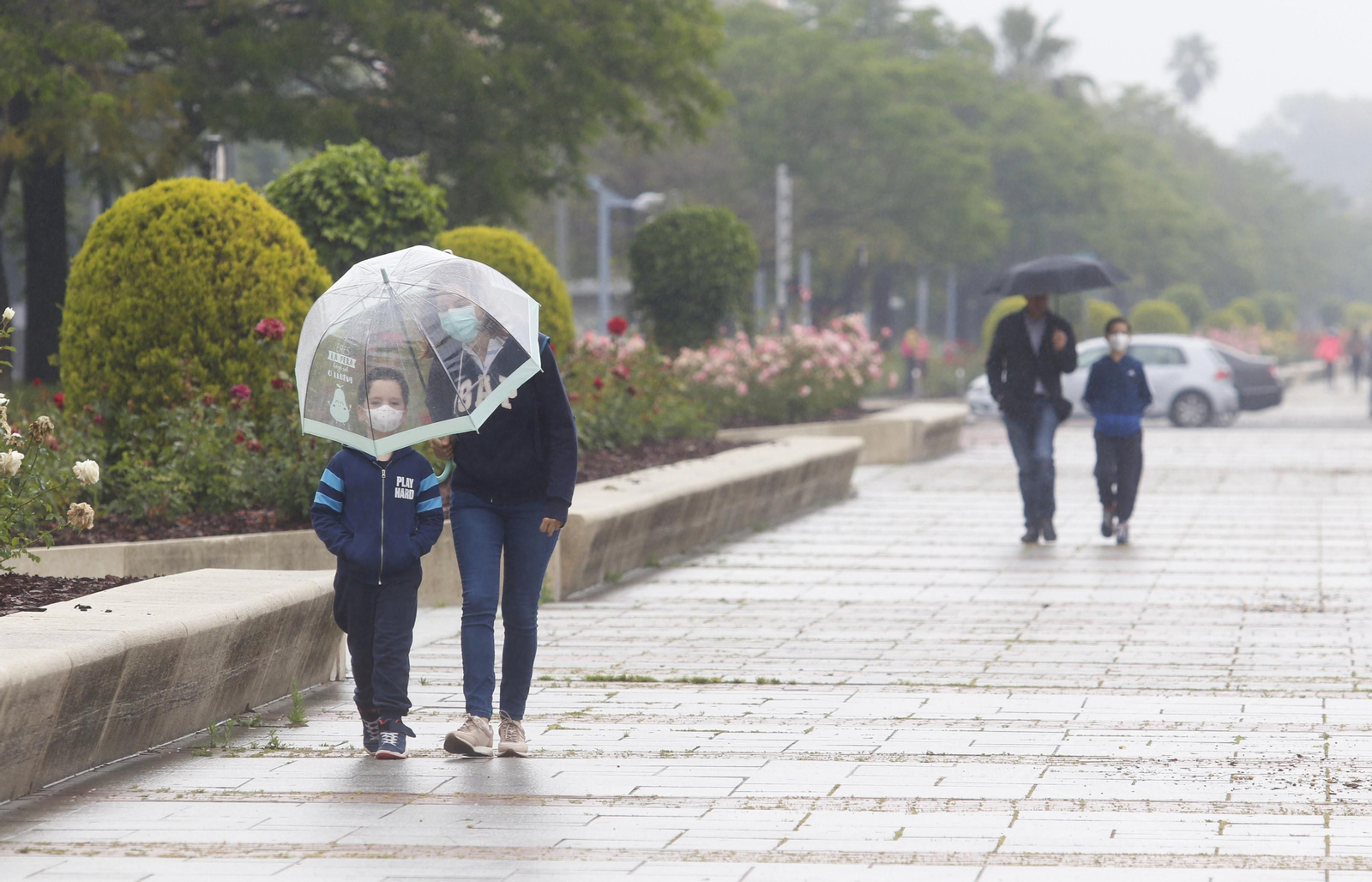 Las imágenes de la vuelta a la calle de los niños cordobeses tras más de 40 días de confinamiento