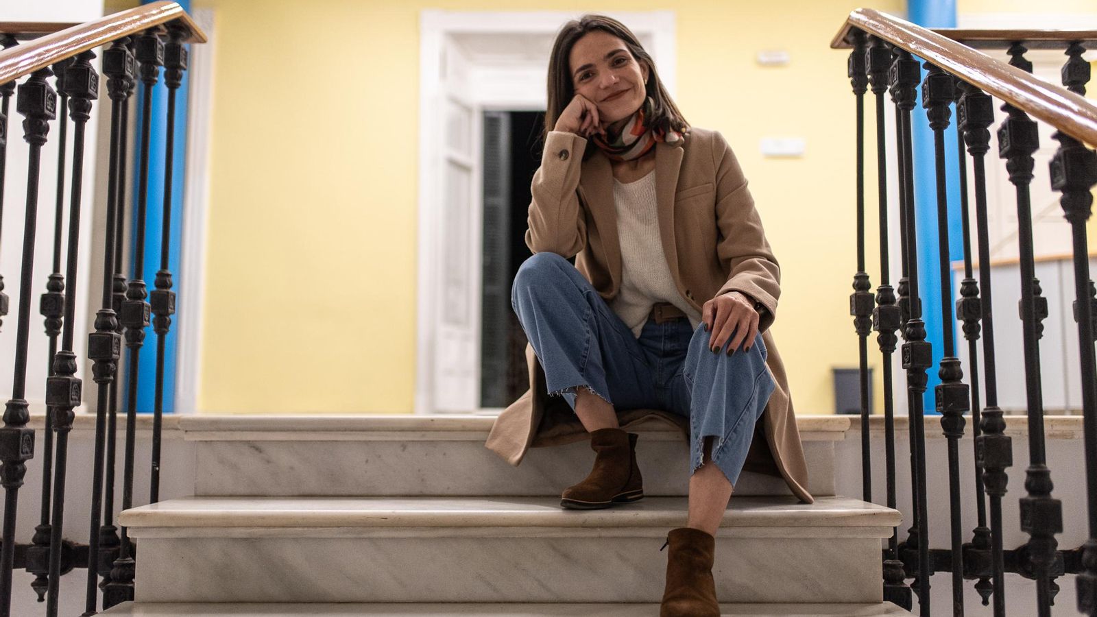 Teresa Segura en las escalinatas de la Casa Colón.