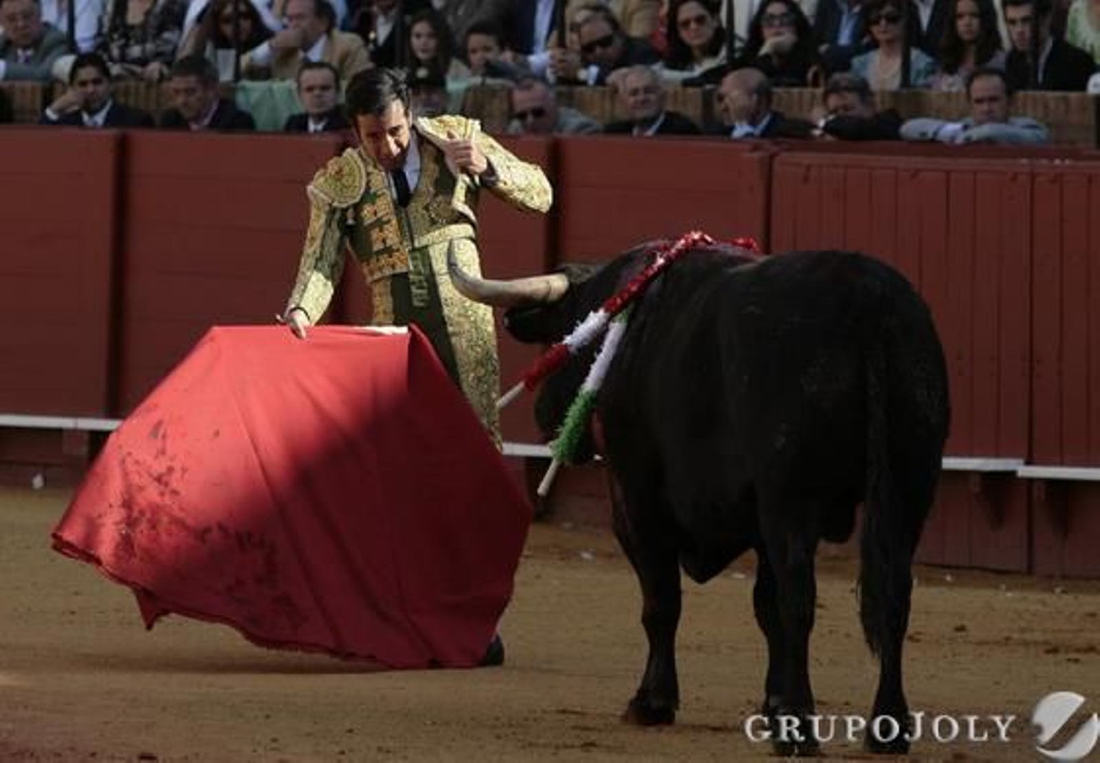 Primer toro de la tarde.

Foto: Juan Carlos Munoz